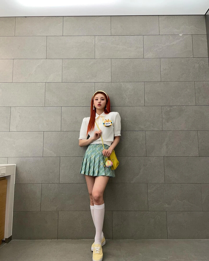 210508 ITZY Instagram Update - Yeji documents 3