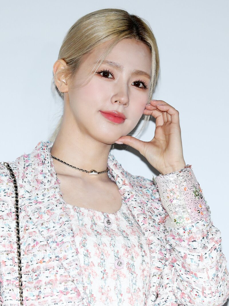 230126 (G)I-DLE Miyeon - CHANEL Beauty Pop-Up Event | kpopping
