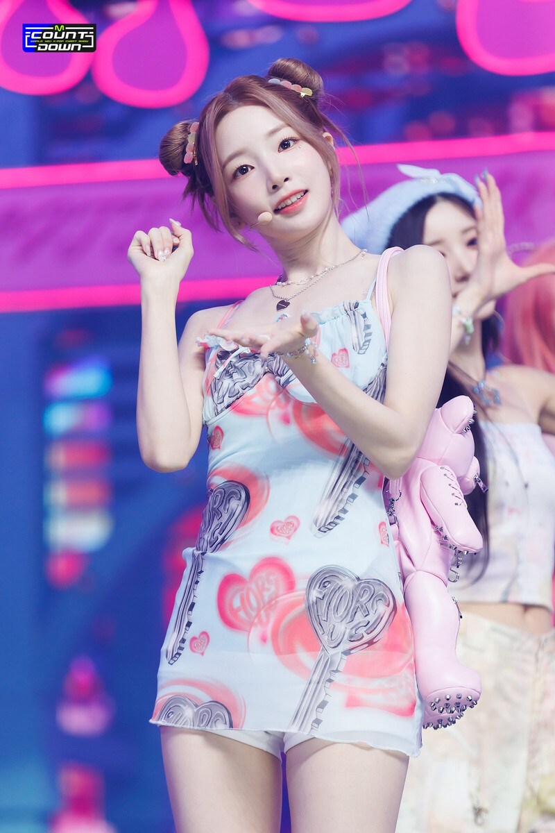 230914 EL7Z UP Yeonhee - 'Cheeky' at M Countdown documents 7