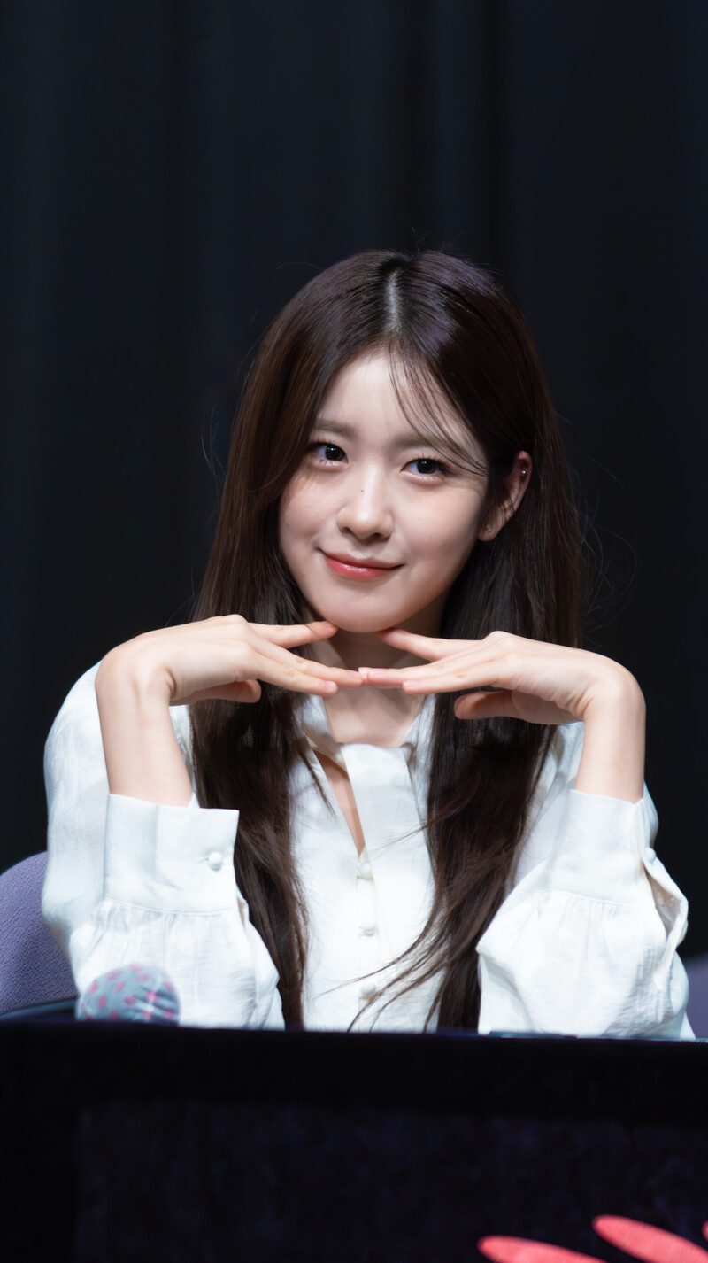 240928 WOOAH - WOOYEON at fansign event documents 16