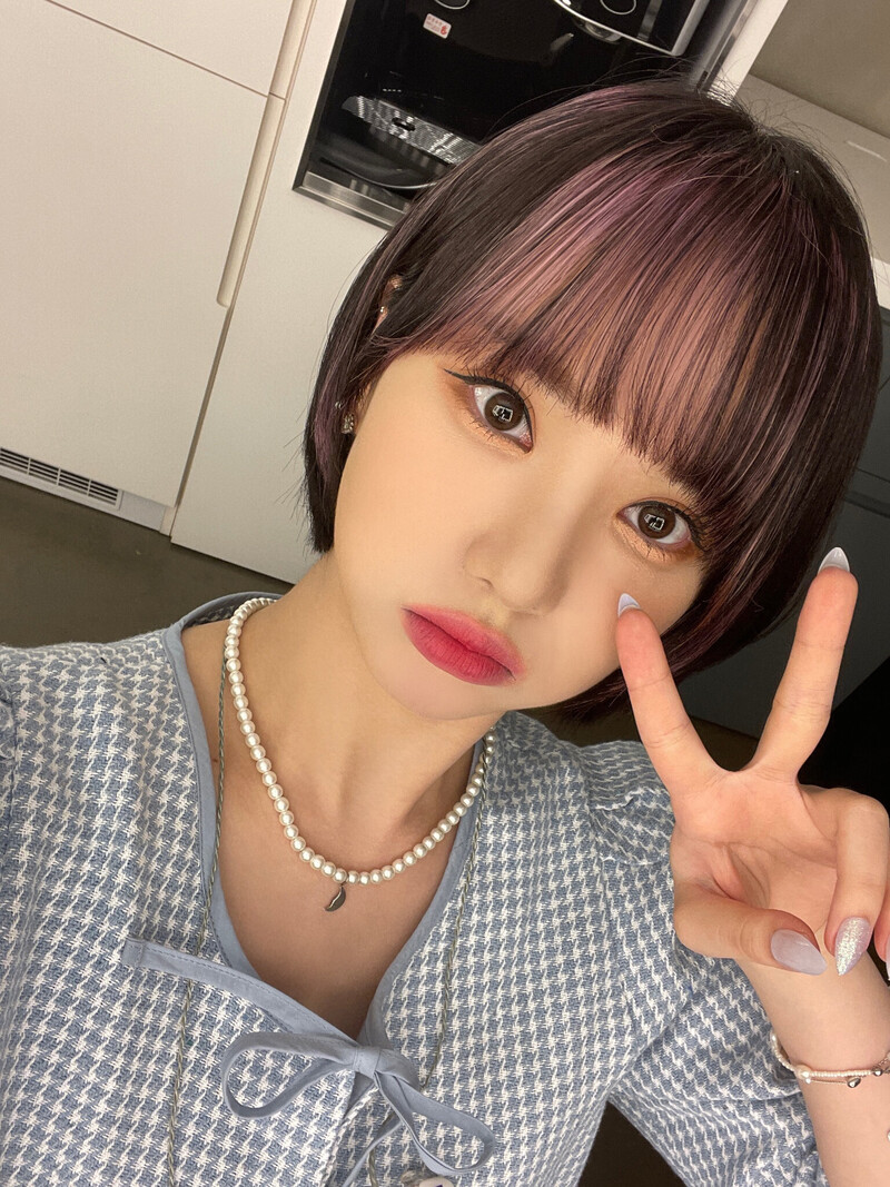 220610 VIVIZ Eunha - Twitter Update documents 1