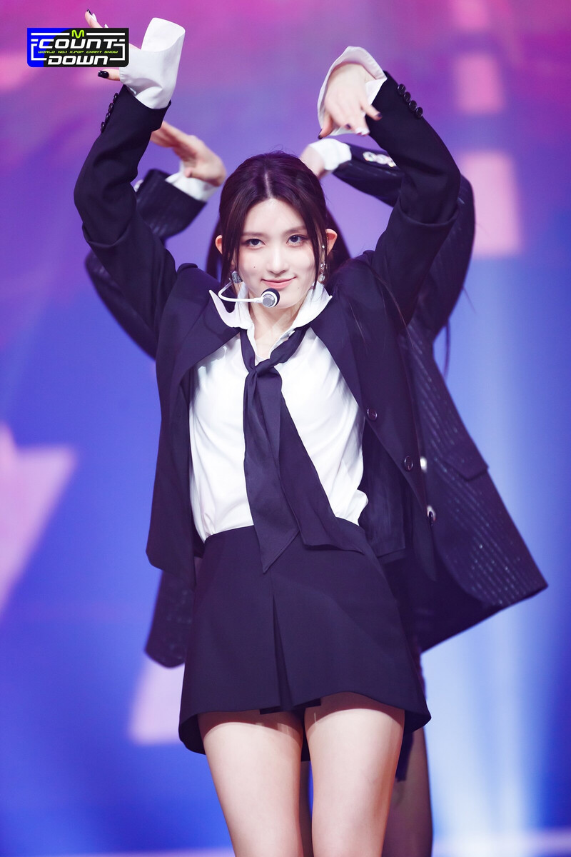 230413 IVE Gaeul -  'I AM' & 'Kitsch' at M COUNTDOWN documents 3