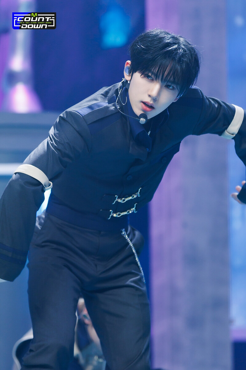 231109 ZEROBASEONE Yu Jin - "Crush" and "Melting Point" at M Countdown documents 19