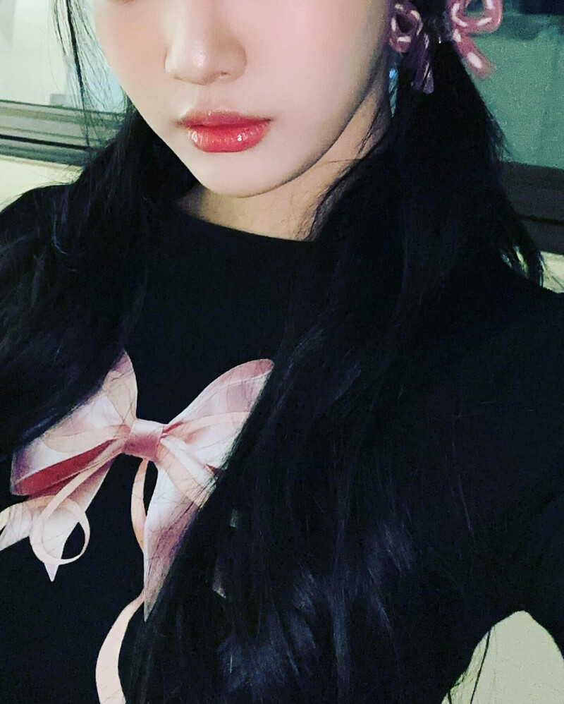 231121 - NINGNING Instagram Update documents 3