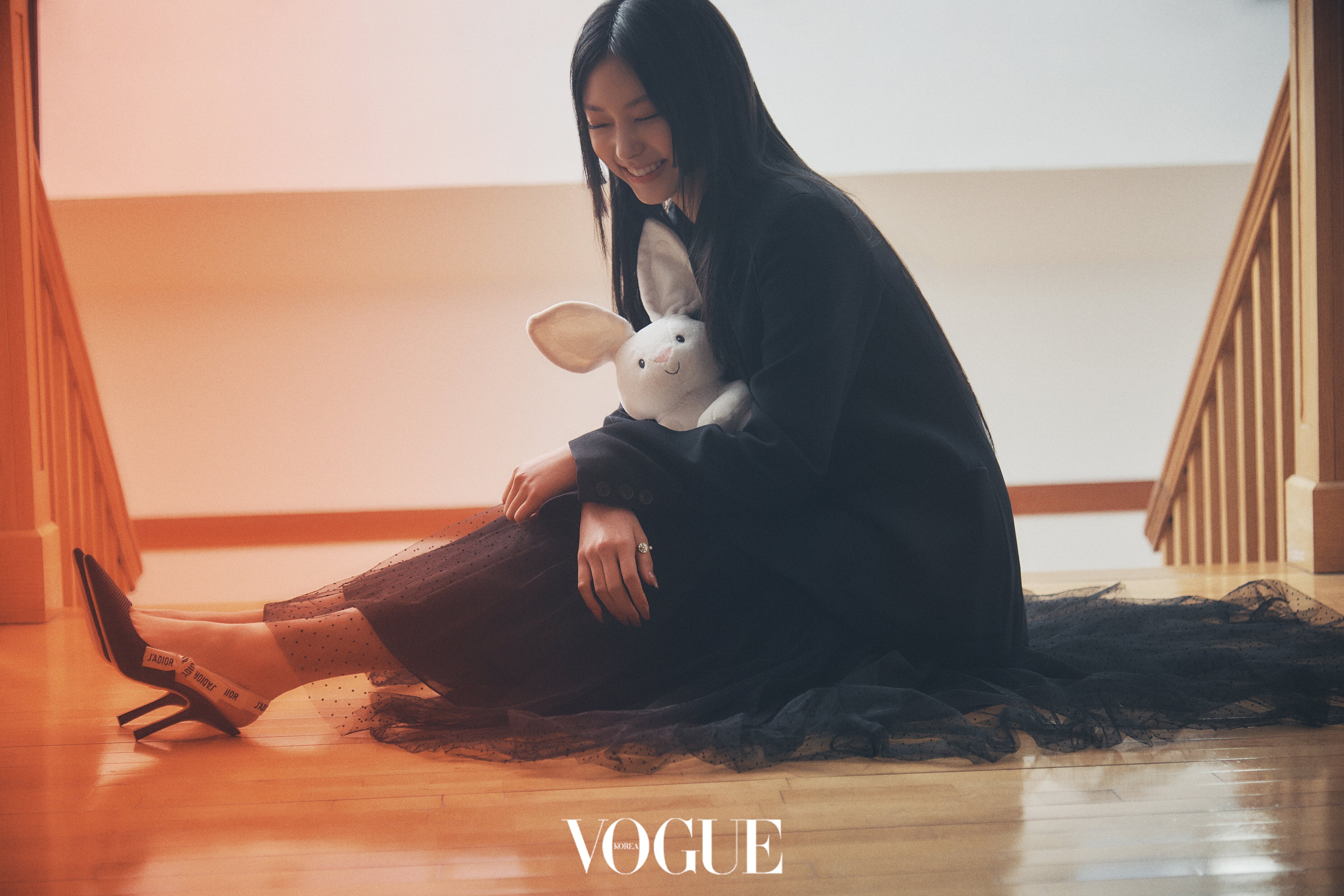 230323 Hyein - Vogue Korea x Louis Vuitton (April 2023 Issue