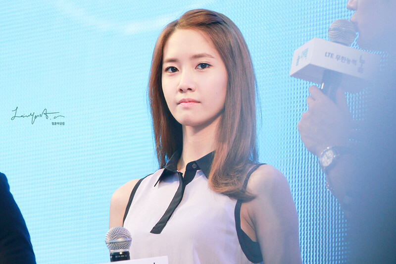 130729 Girls' Generation YoonA at SK Telecom event in Changwon documents 6