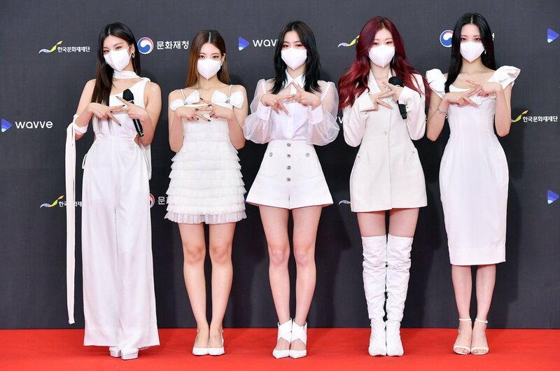 211217 ITZY at KBS Song Festival Red Carpet documents 2