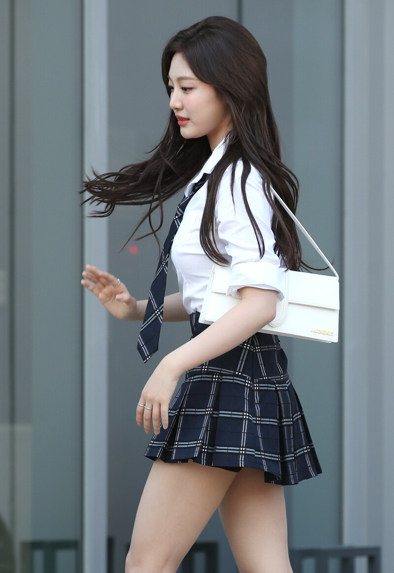 230601 aespa NingNing - Knowing Bros Commute documents 7