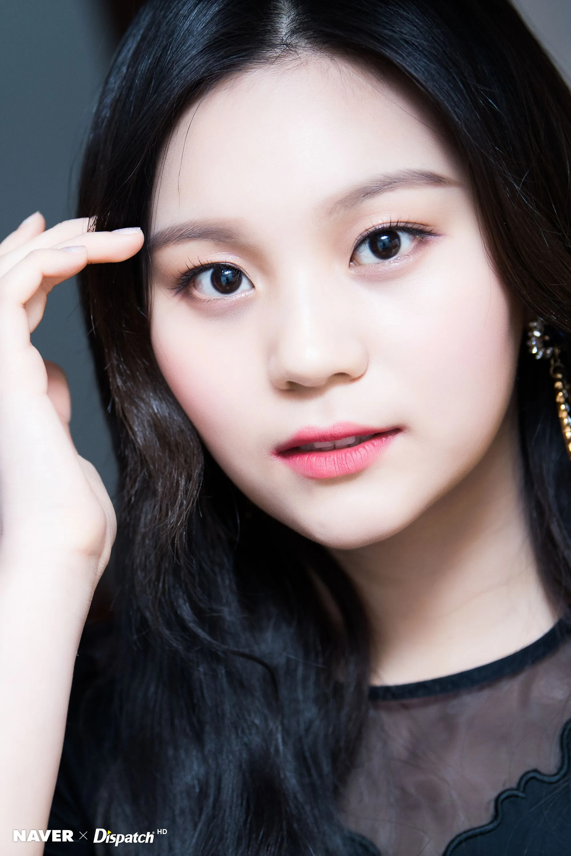 GFRIEND Umji 6th mini album 'Time for the Moon Night' jacket shoot by ...