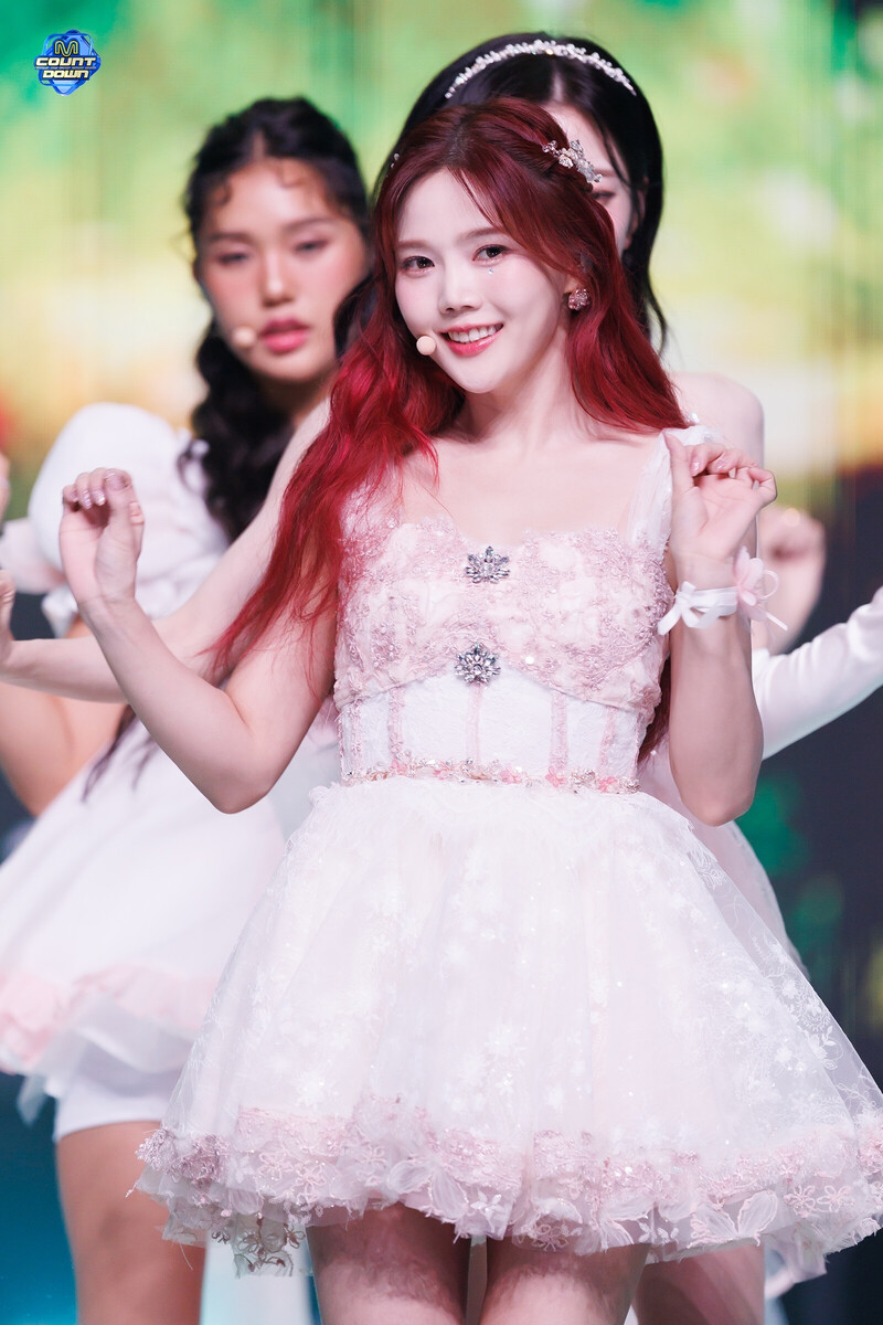 240905 OH MY GIRL Hyojung - 'Classified' at M COUNTDOWN documents 2