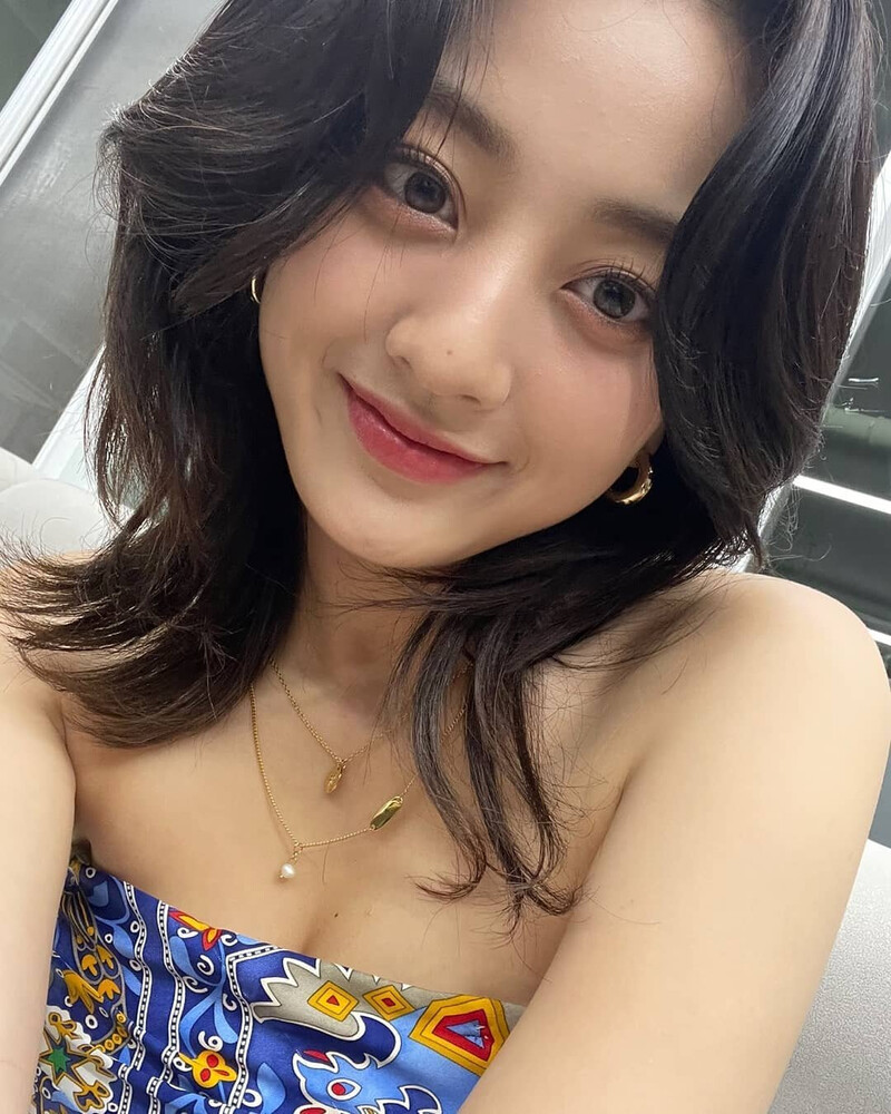 210602 TWICE Instagram Update - Jihyo documents 3