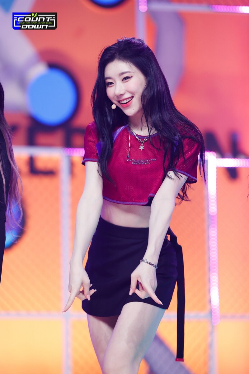 220721 ITZY Chaeryeong - 'SNEAKERS' at M Countdown documents 10