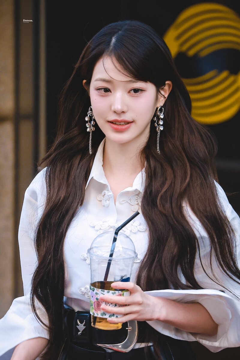 240503 WONYOUNG - Music Bank Commute and Fansign Event documents 17
