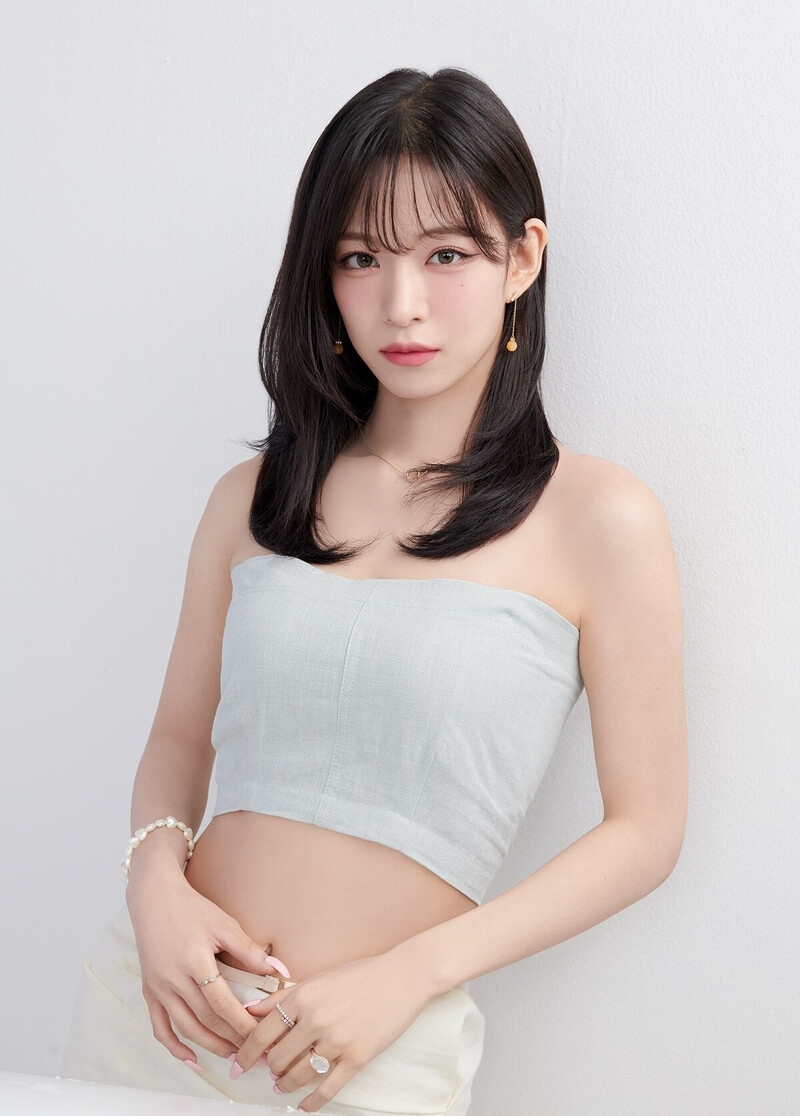 fromis_9 for Anan Web Japan 2022 documents 2