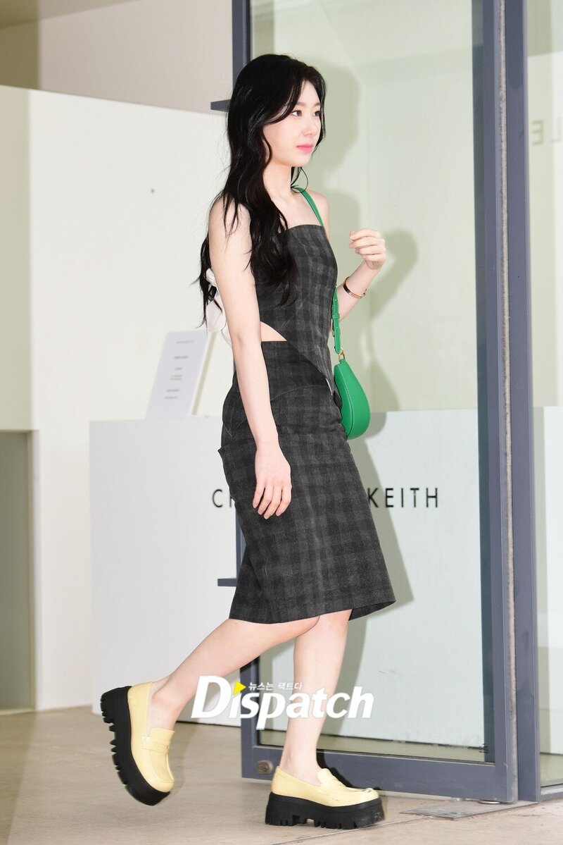 221014 ITZY CHAERYEONG- CHARLES & KEITH Pop-Up Store Opening at Seoul documents 5
