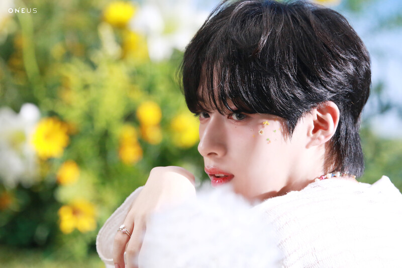 ONEUS Magazine EP.59 "MALUS" Visual Film Behind (Xion) documents 5