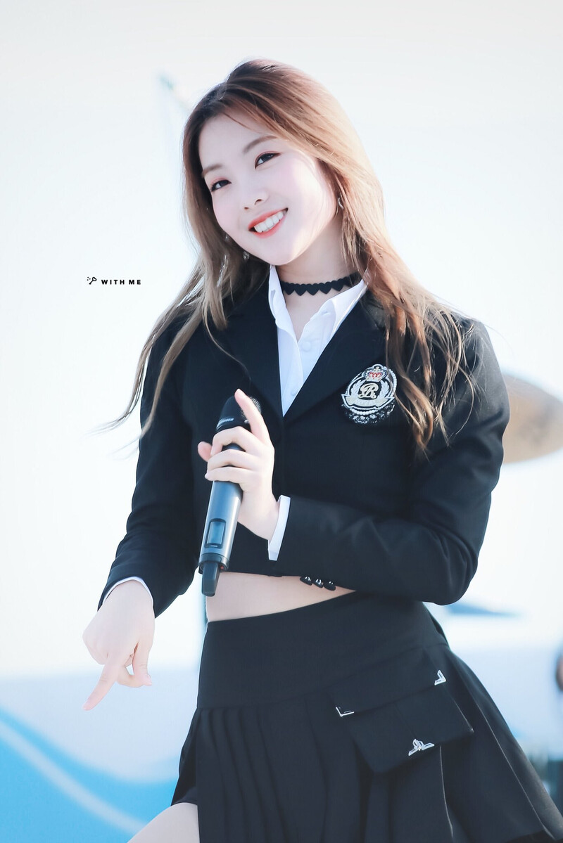 180602 Weki Meki Lucy at Jeongok Port Youth Festival Healing Concert documents 1