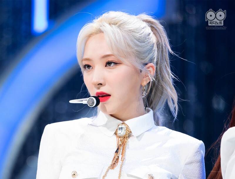 210404 WJSN - 'UNNATURAL' at Inkigayo documents 2