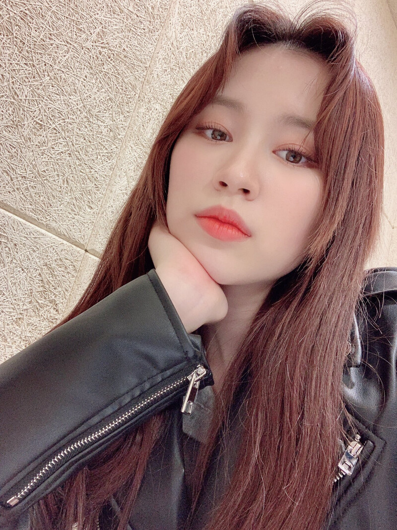 210508 Weki Meki Elly Twitter update documents 2