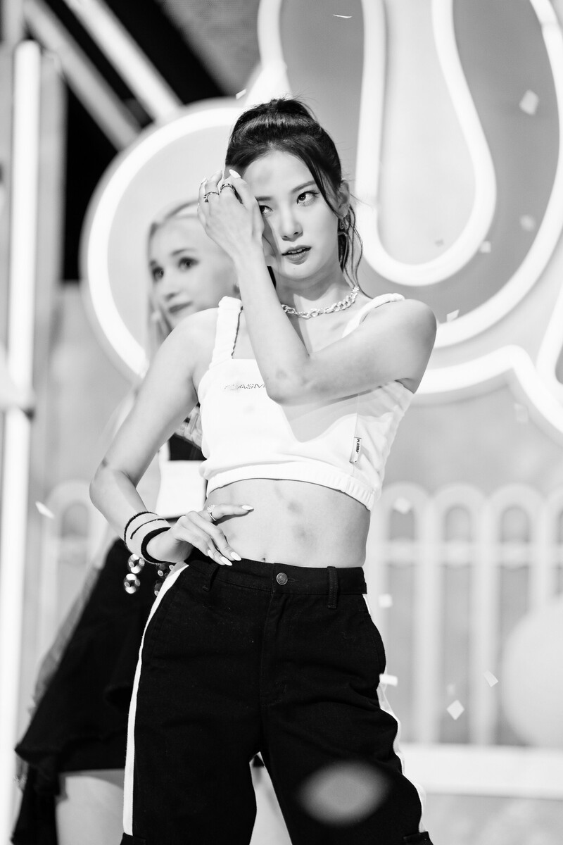 220703 Kep1er Yujin 'Up!' at Inkigayo documents 28