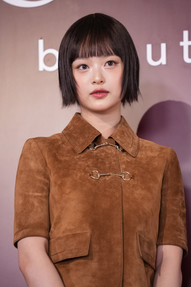 241120 HANNI at the Gucci Beauty Event in Japan documents 2