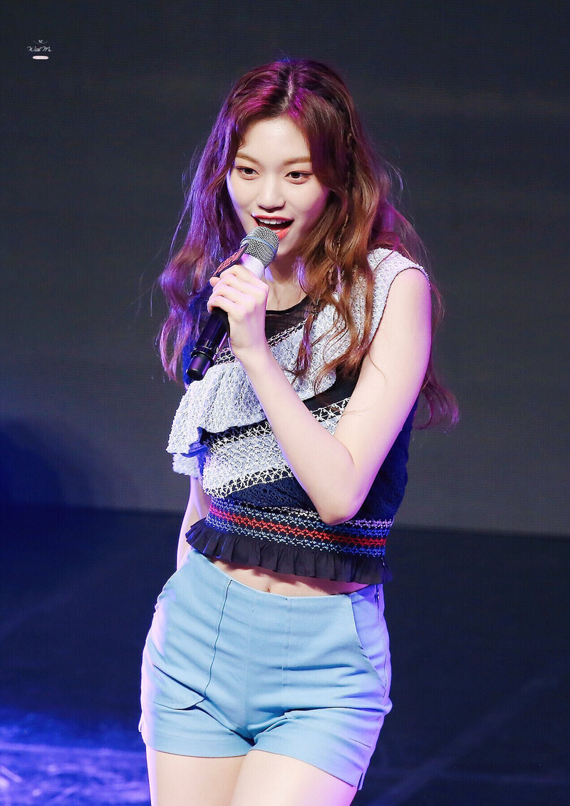 171027 Weki Meki Doyeon at Youth Concert documents 1