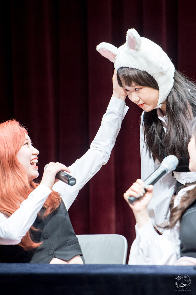 180324 Weki Meki at 'Lucky' Suwon Fansign documents 1