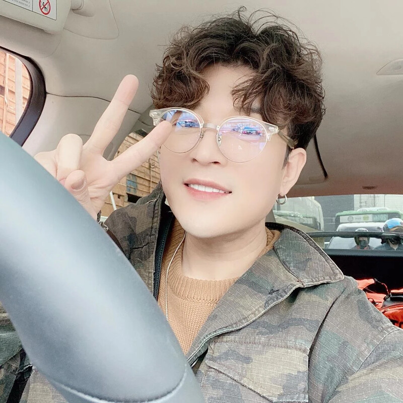 200221 Shindong Instagram update documents 1