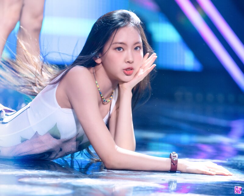 220814 NewJeans Hyein - 'Attention' at Inkigayo documents 1