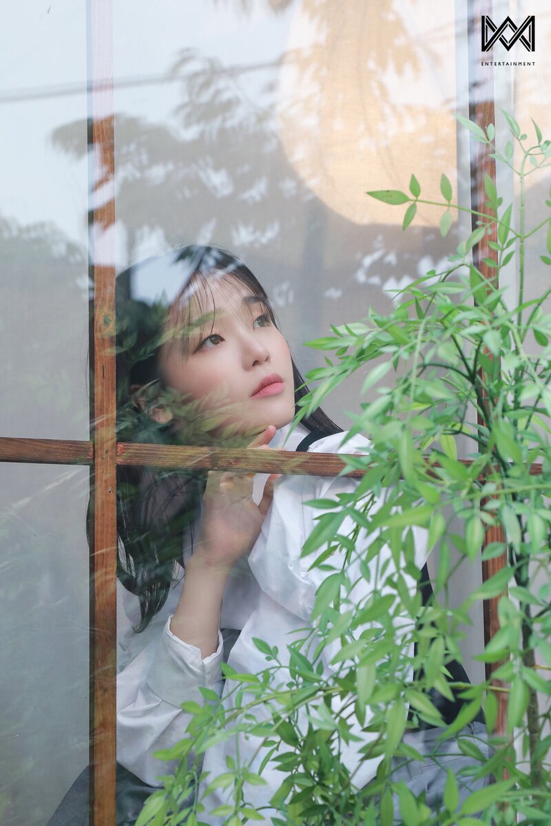 221007 WM Naver Post - OH MY GIRL Sunghee 'Big Issue' Photoshoot documents 14