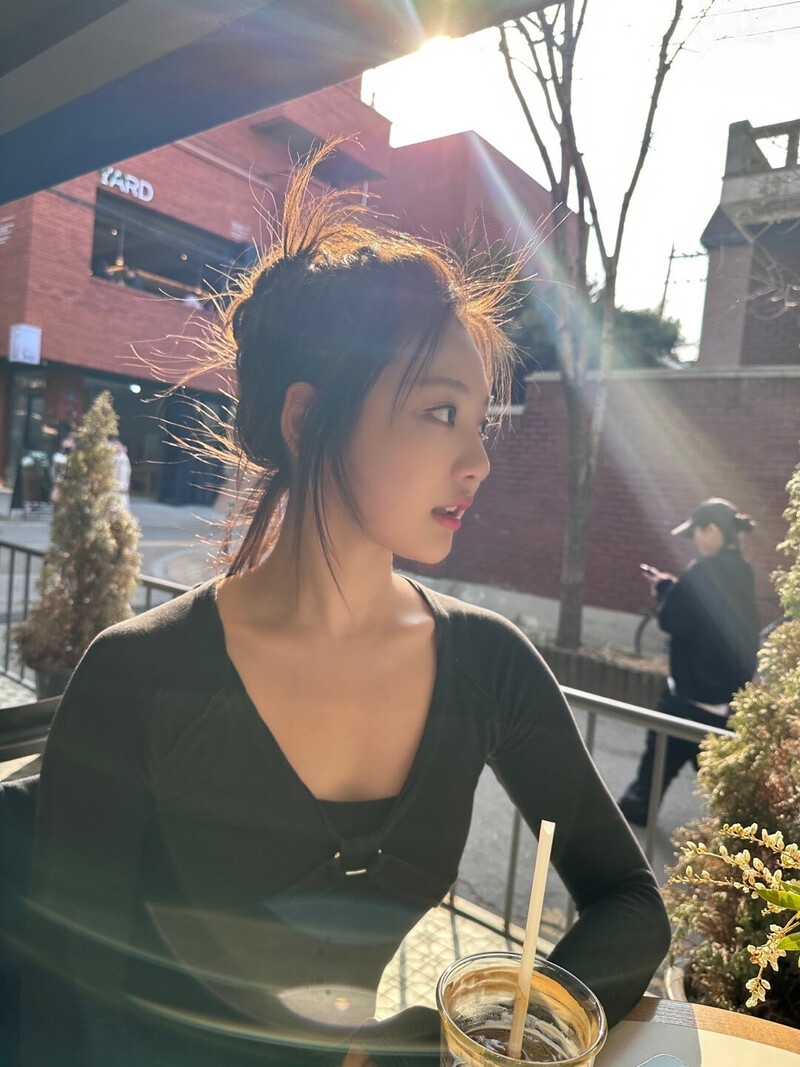 230329 - aespa NINGNING Twitter Update documents 2