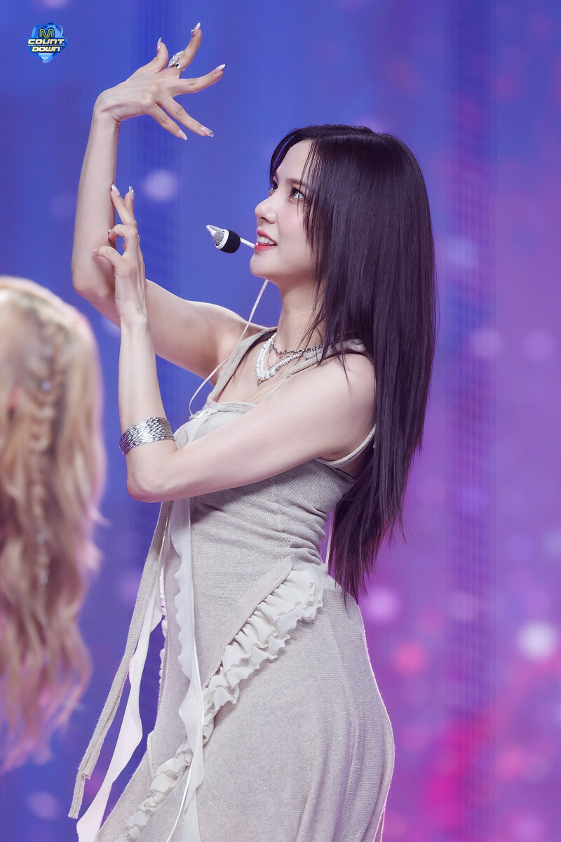 240613 Kep1er Yujin - 'Shooting Star' at M Countdown documents 1