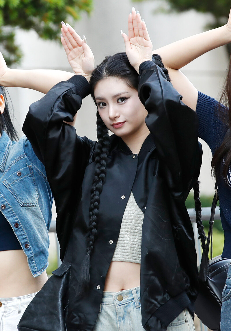 240621 EVERGLOW Yiren - Music Bank Commute documents 2