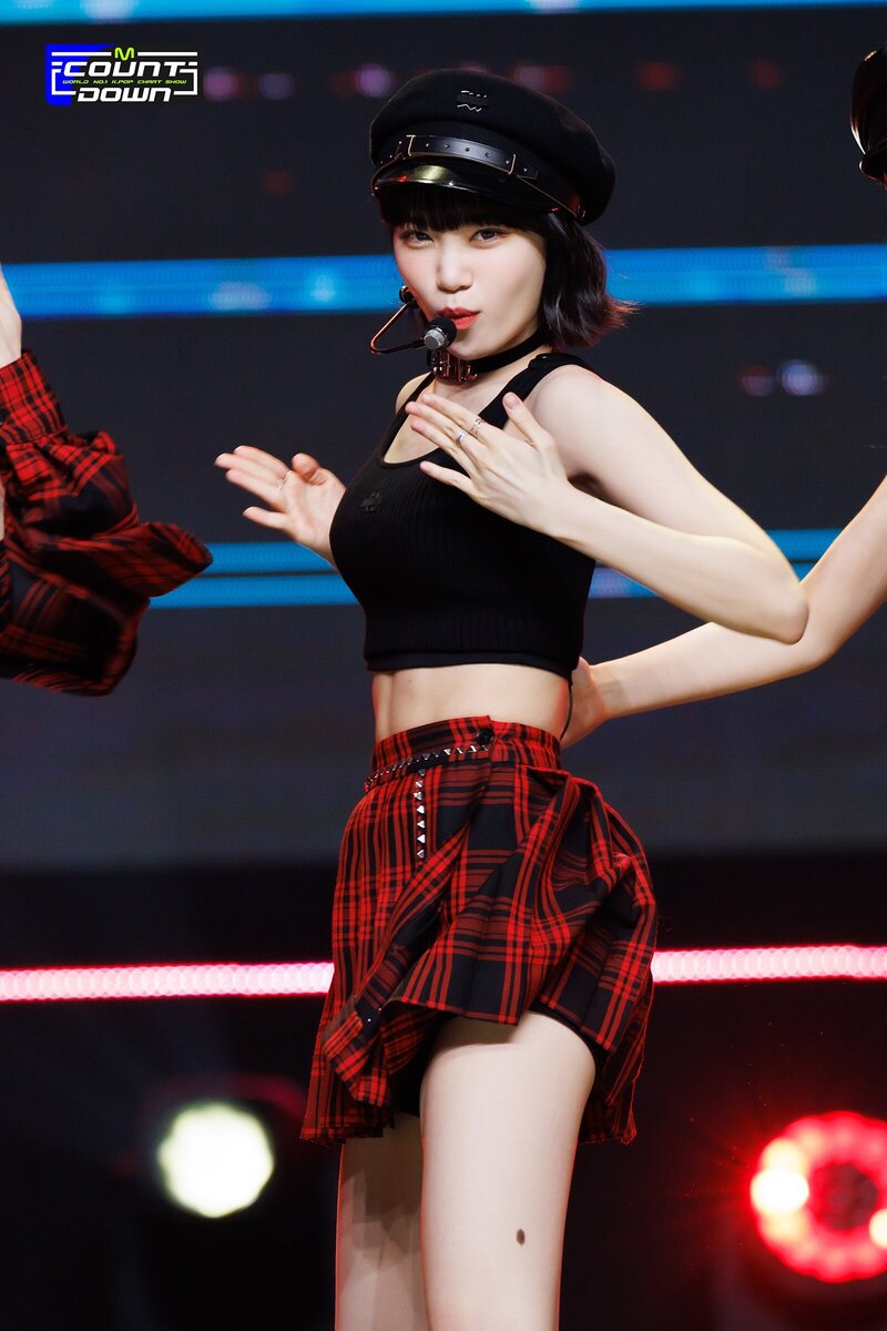 220526 LE SSERAFIM - 'FEARLESS' at M Countdown documents 13