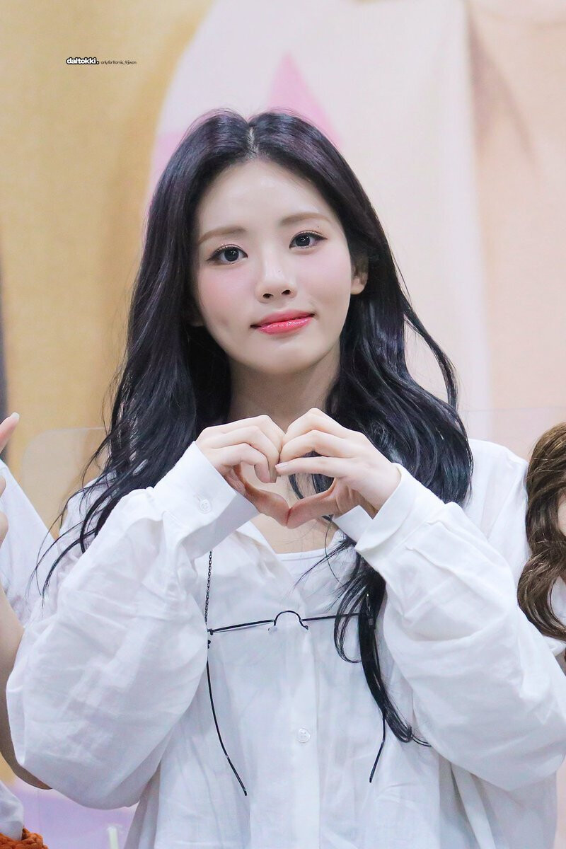 220723 fromis_9 Jiwon - Offline Fansign Event documents 3