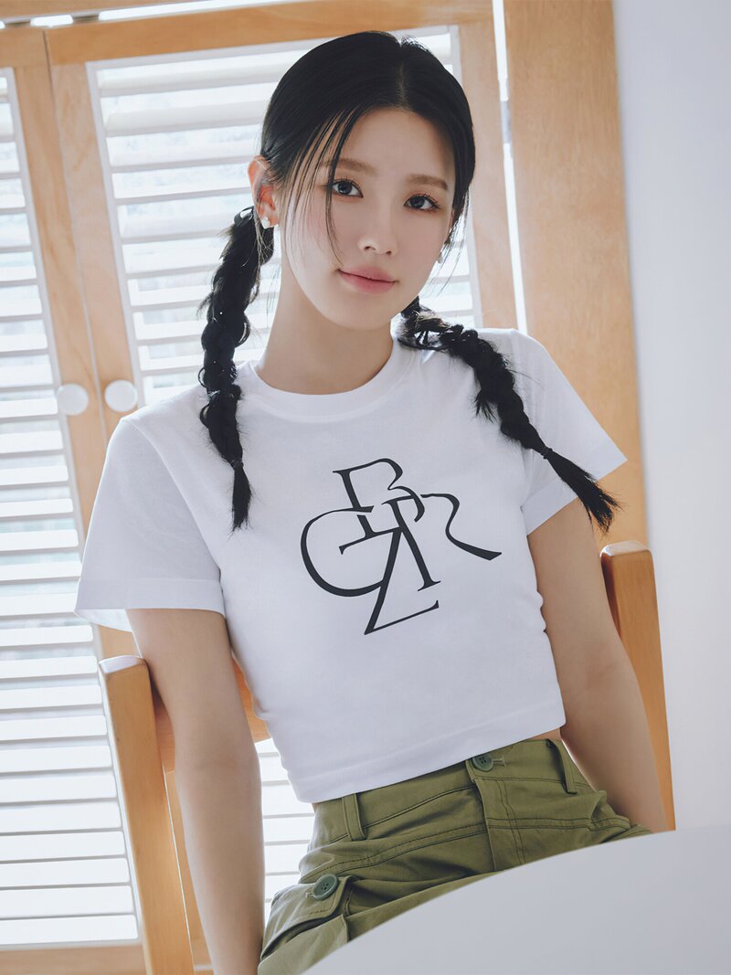 (G)I-DLE Miyeon for CTBRZ 2023 SS Collection documents 5