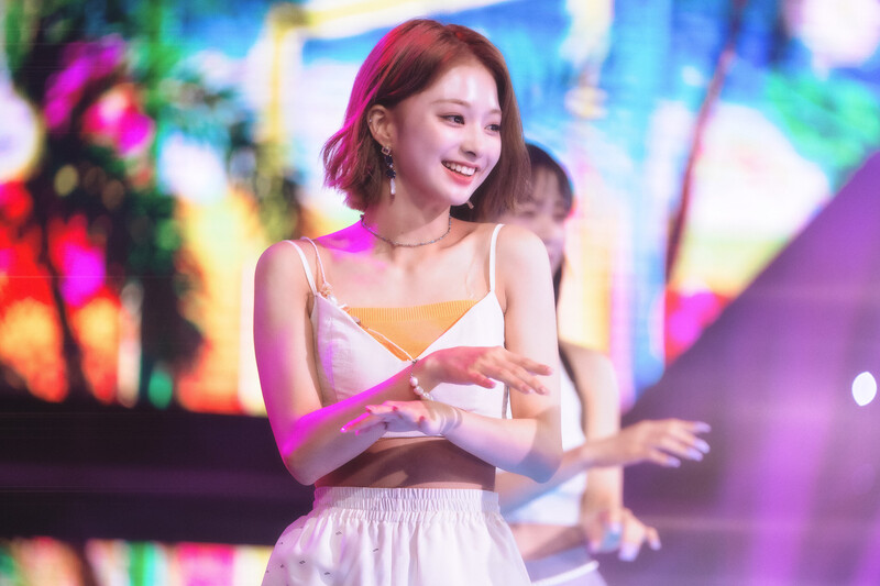 220703 fromis_9 Nagyung - 'Stay This Way' at Inkigayo documents 5