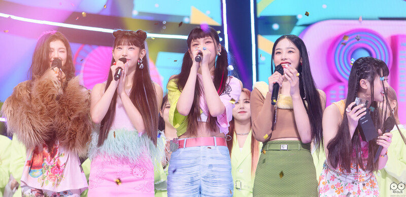 220821 NewJeans at Inkigayo Encore Stage documents 8