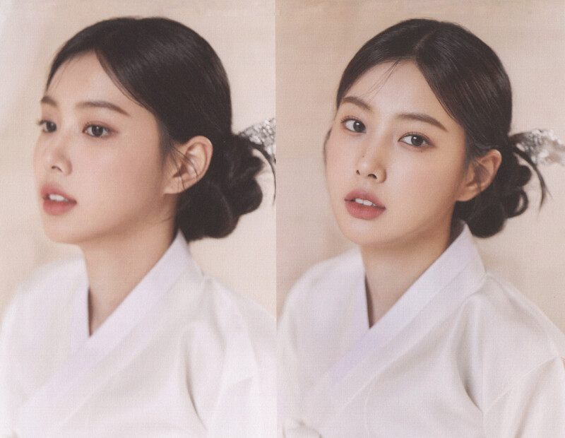 Kang Hyewon 2022 Season's Greetings (Scans) documents 10