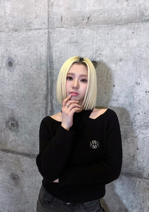 250115 - ICHILLIN' Members Twitter Update with CHAERIN