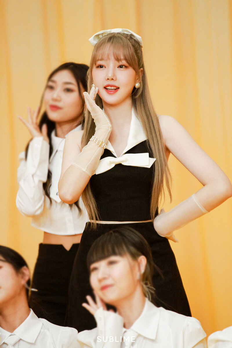 220608 SAA Naver update - Yerin 'ARIA' MV Behind documents 3