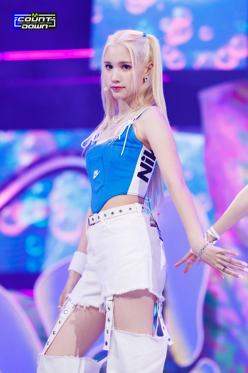 220623 Kep1er - 'UP!' at M Countdown documents 15