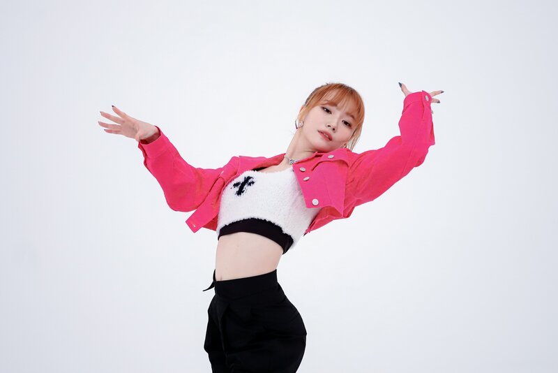 230411 MBC Naver - Kep1er Youngeun - Weekly Idol On-site Photos documents 2