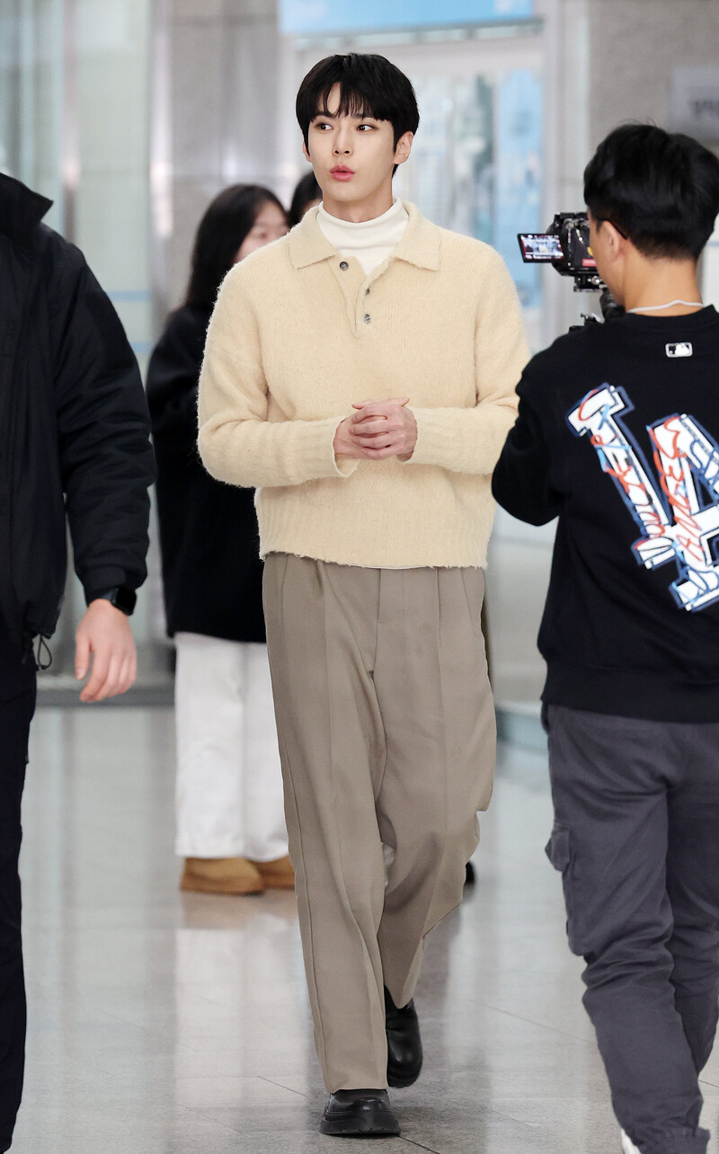 231227 NCT Doyoung - MCDonald's Launching of year-end special menu 'Lucky Burger' documents 11