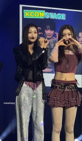 240928 izna Choi Jungeun & Jeong Saebi at KCON Germany Day 1