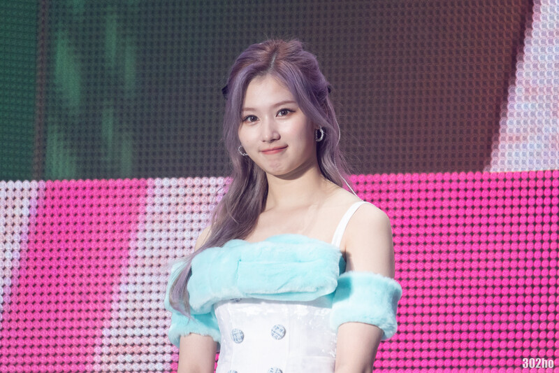 211225 - TWICE 4th World Tour - Sana documents 1