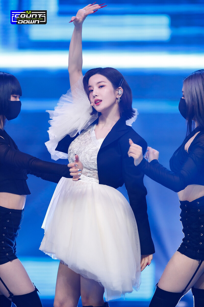 220407 Kwon Eunbi 'GLITCH' at M Countdown documents 18