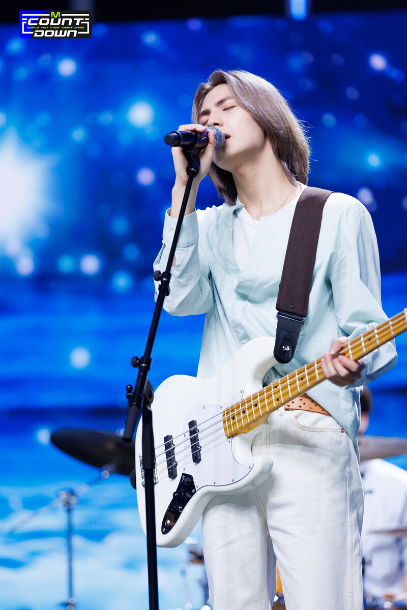 230518 M COUNTDOWN - Xdinary Heroes Jooyeon documents 8