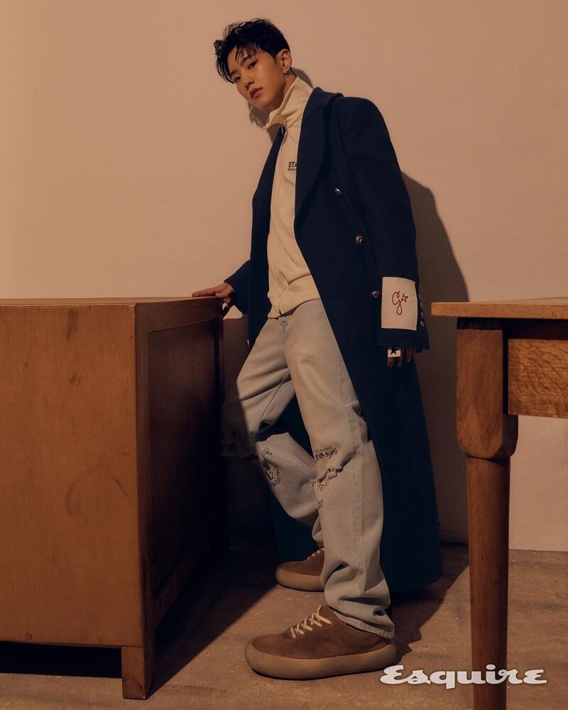 SEVENTEEN HOSHI for ESQUIRE Korea x GOLDEN GOOSE January Issue 2023 documents 3