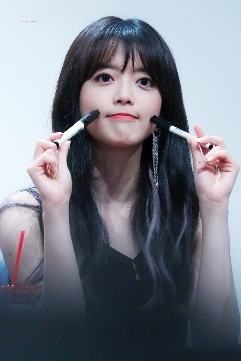 190817 Weki Meki Suyeon at 'WEEK END LOL' Shim Seok Hall Fansign documents 4